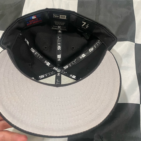 Black LA Dodgers fitted hat 7 1/8 - Picture 5 of 5